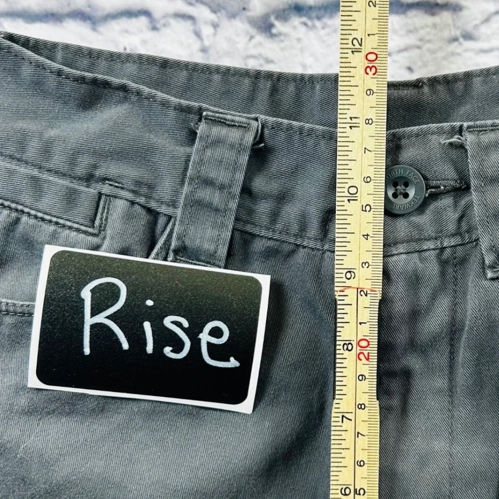 The North Face Tekware Mens Grey Chino Shorts Size 30 Long Casual Outdoor